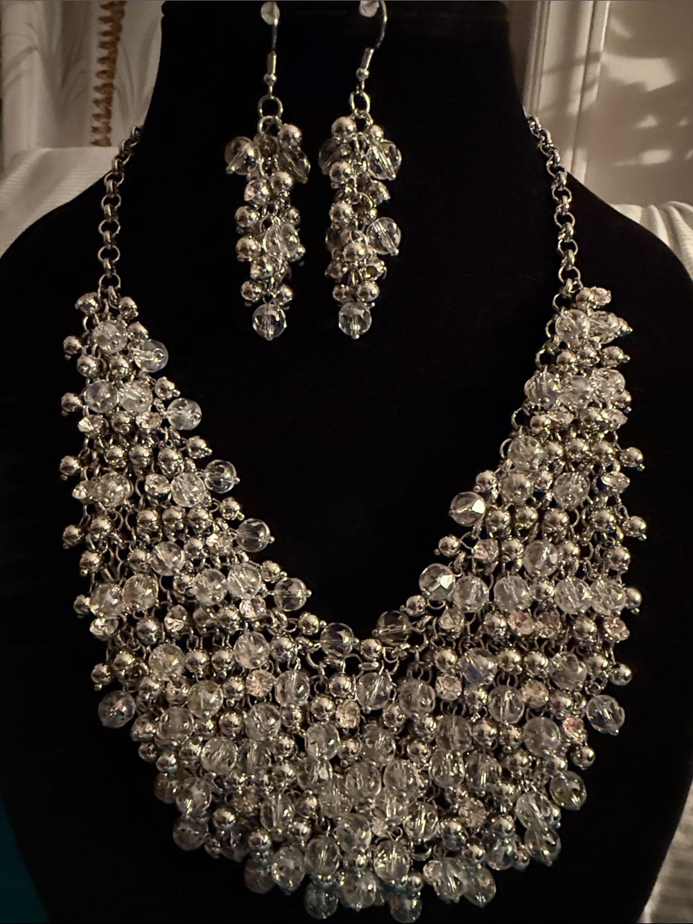 New Women’s Crystal Cluster Statement Necklace 11.5” and Earrings 2 3/4”